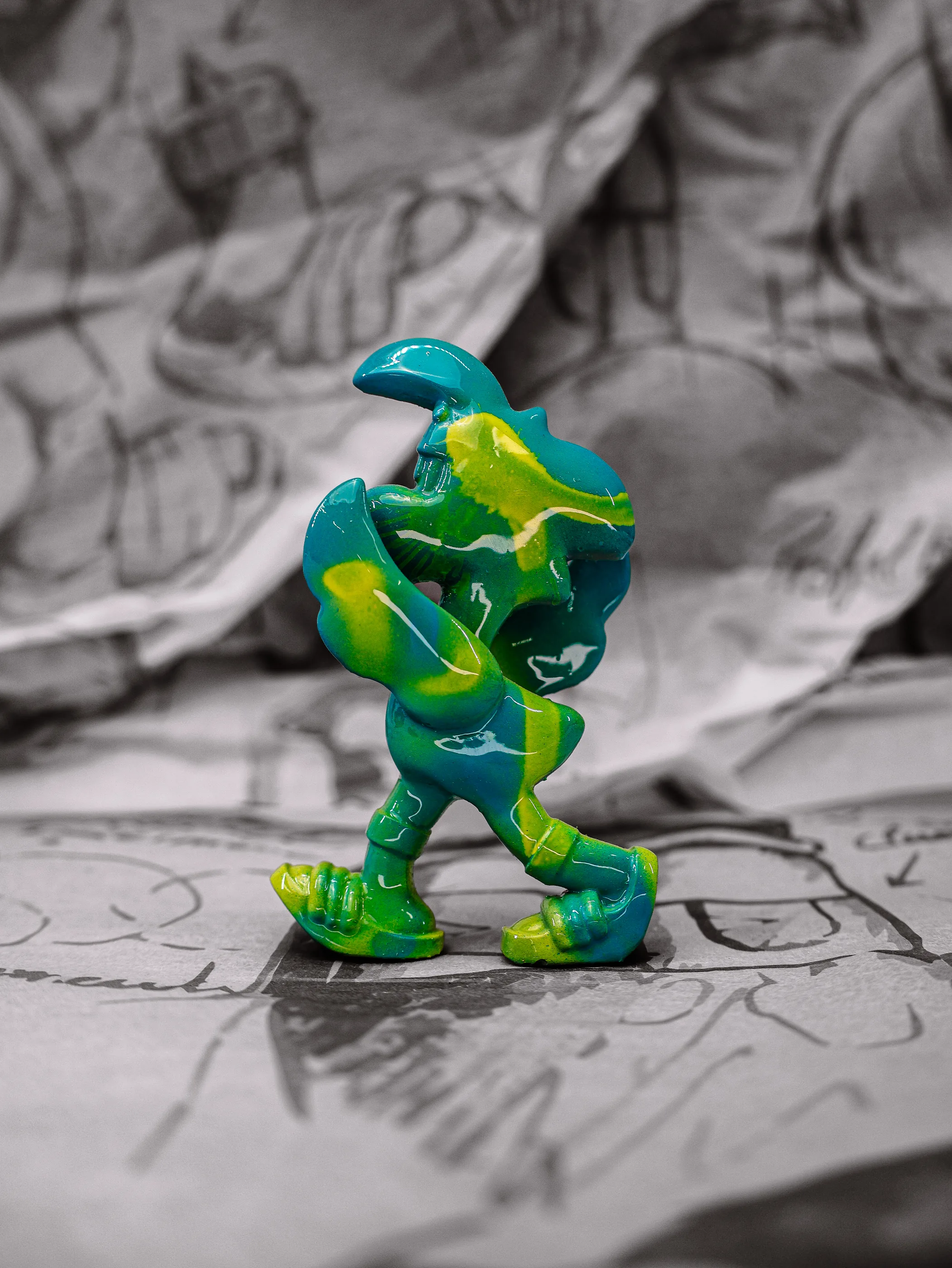 Mini Roger « Bali », exemplaire vert, jaune et turquoise, vu de profil.