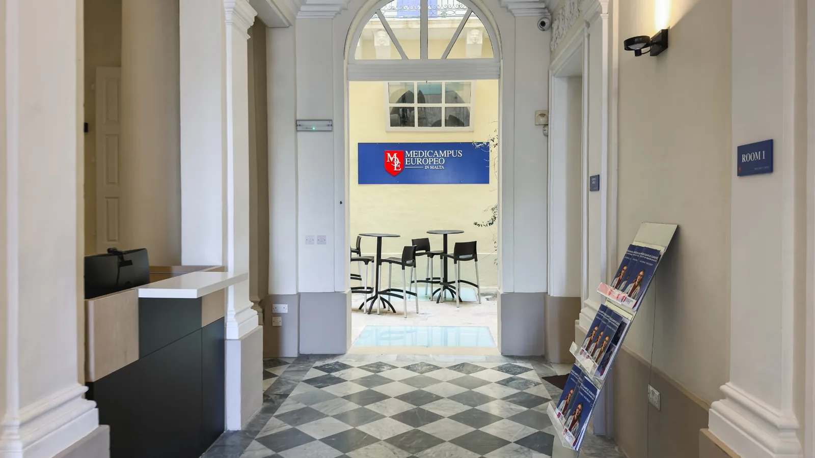 Entrance hall of MediCampus Europeo