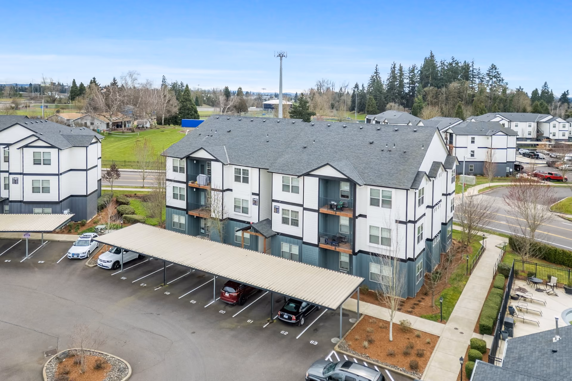 Exterior of Keizer Station Apartments in Keizer, Oregon