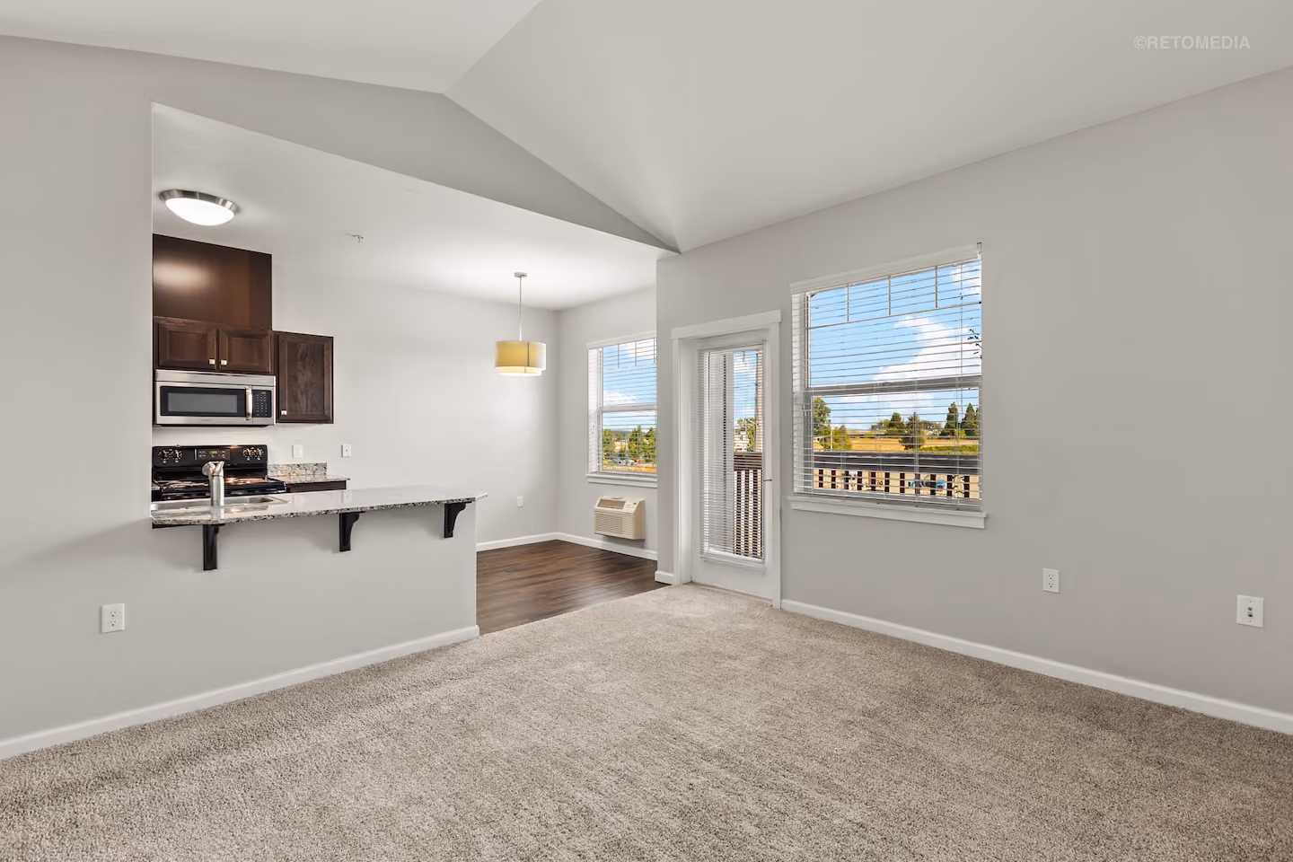 Living room at Keizer Station Apartments in Keizer, Oregon