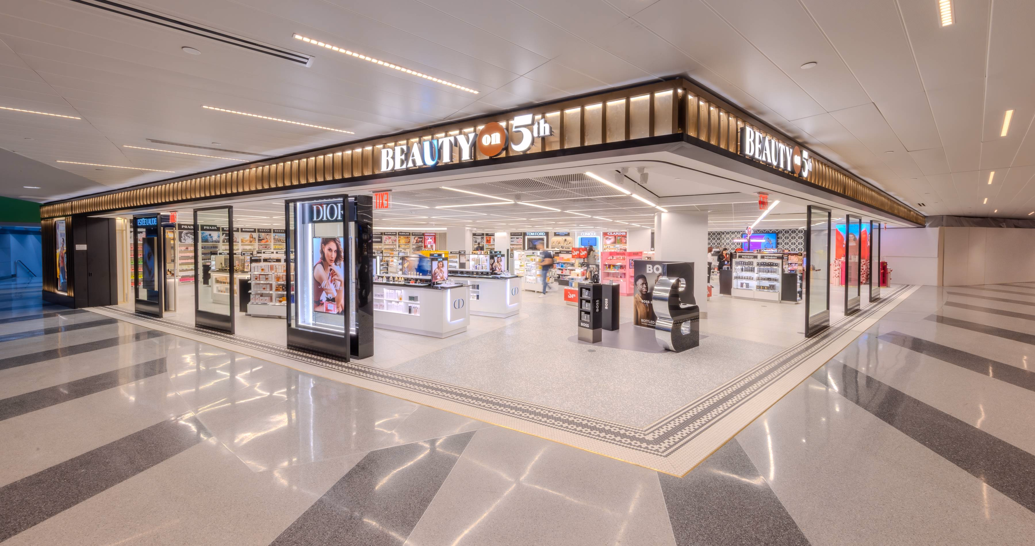 JFK AIRPORT: Terminal 8