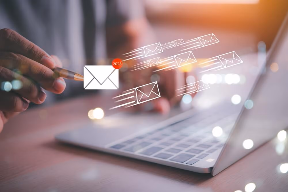 e-mails sur écran virtuel