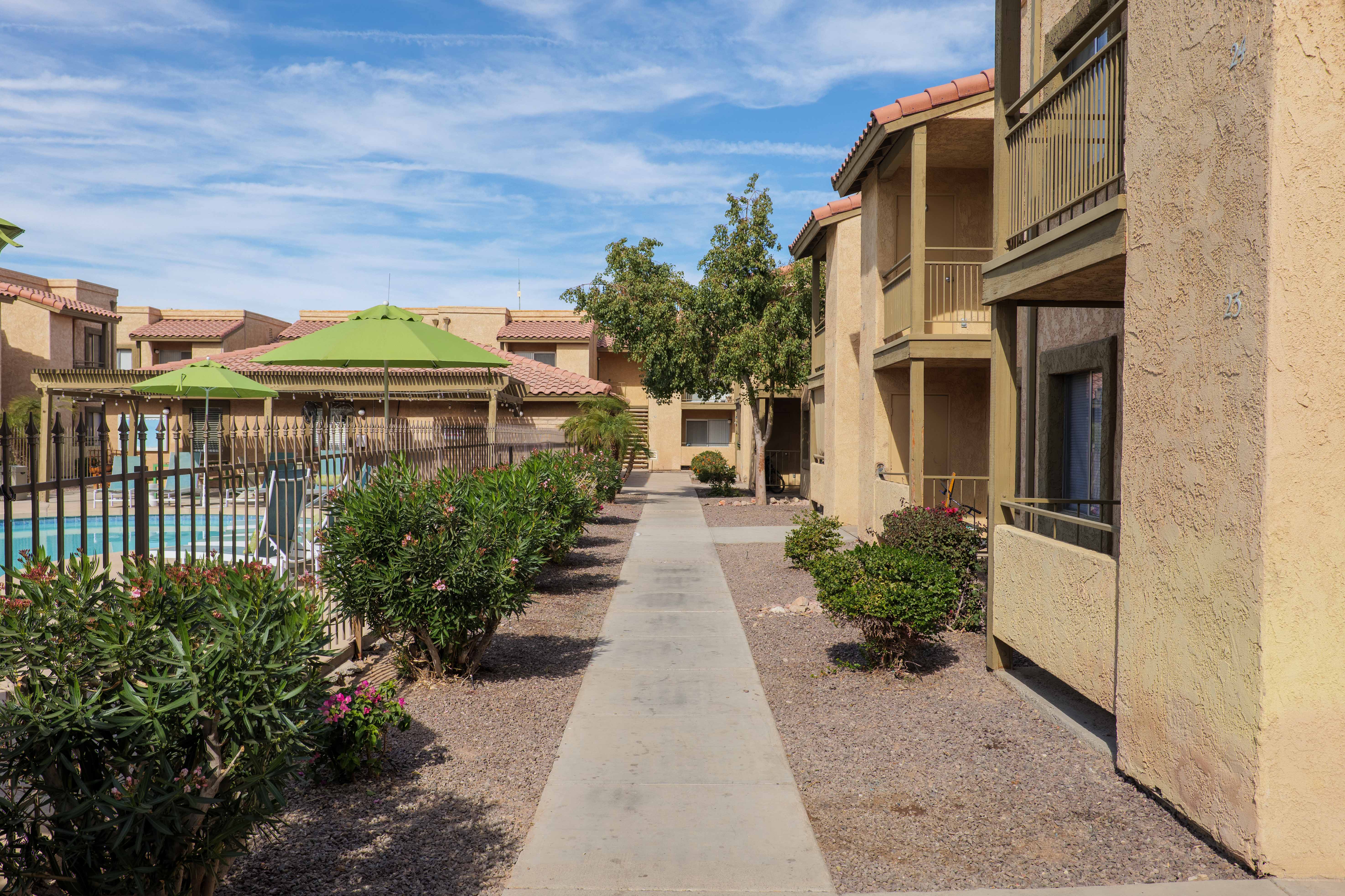 sidewalk around pool