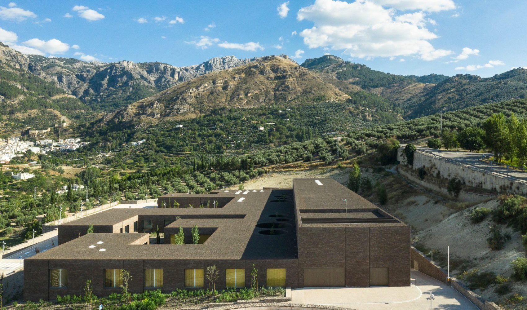 La revista italiana Arketipo publica el centro hospitalario de la Sierra de Cazorla