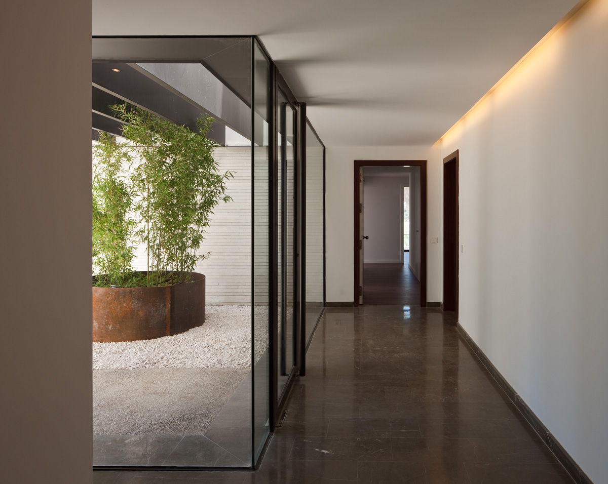 Divisare y ArchDaily publican el residencial de 36 viviendas de EDDEA en Castilleja de Guzmán