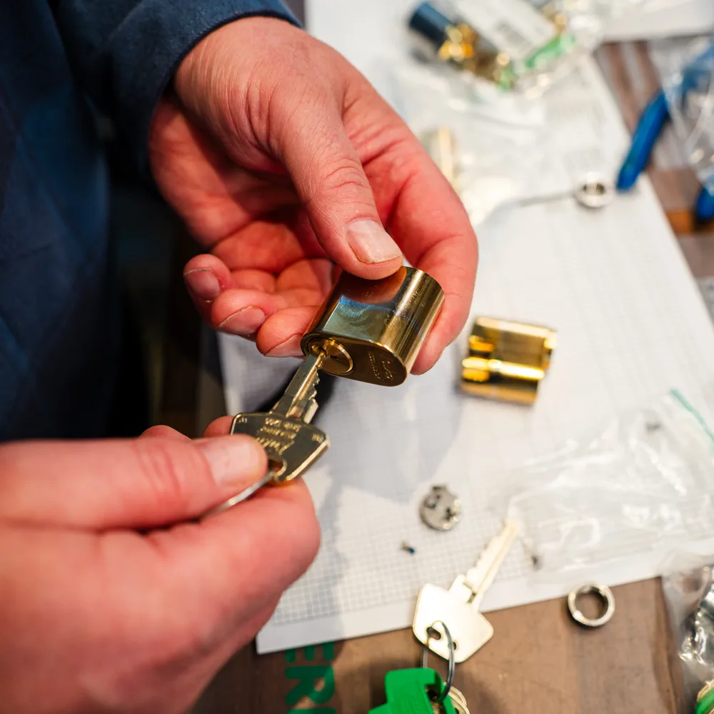 Nøgle og låsecylinder fra Frederiksberg Låse