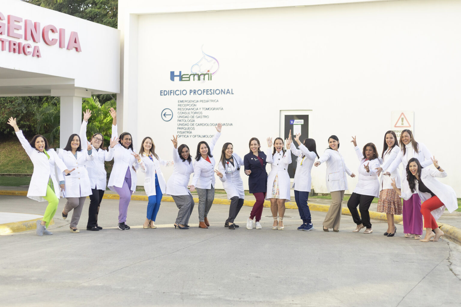 Rindiendo homenaje a las increíbles mujeres en el Día Mundial de la Mujer Médica: Una celebración especial en el Hospital Hemmi