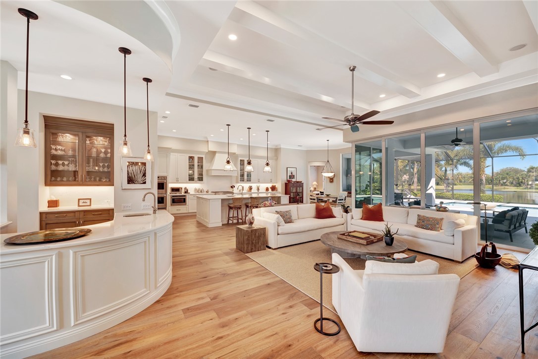 Living & Wet Bar