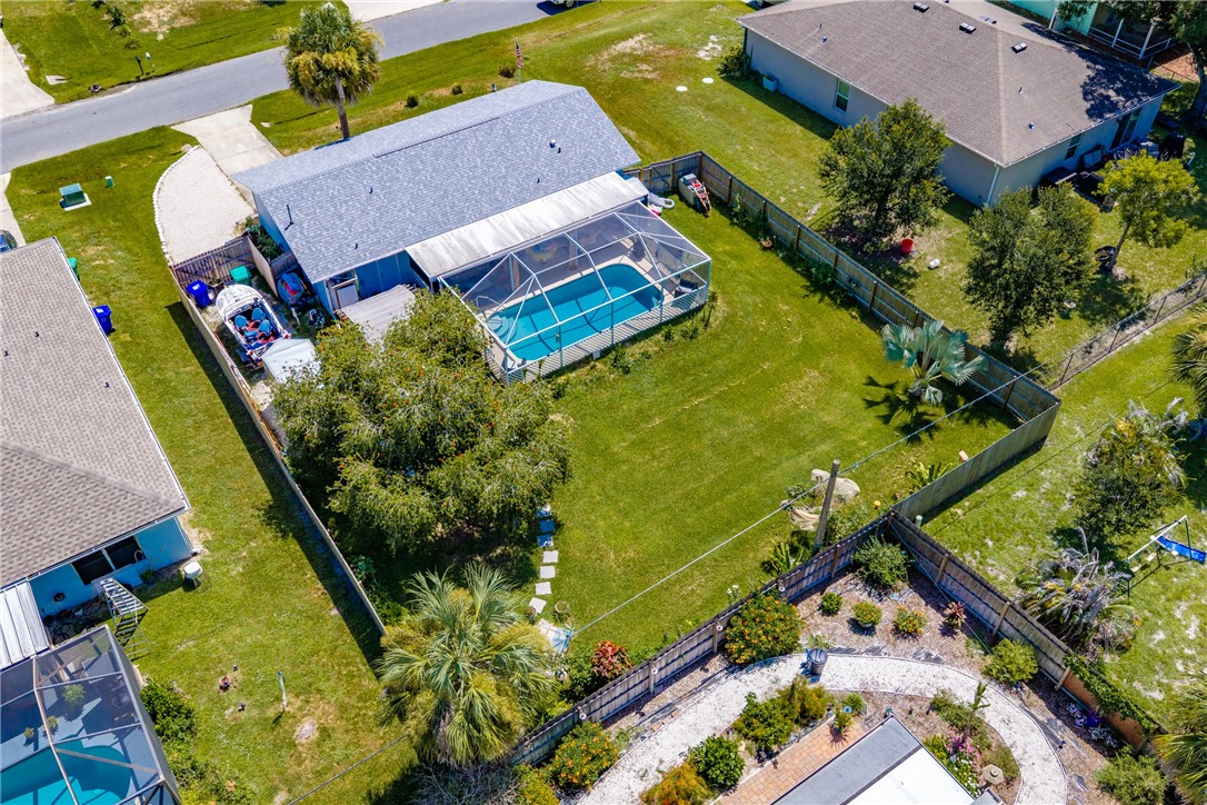 Great pool with spacious fenced yard