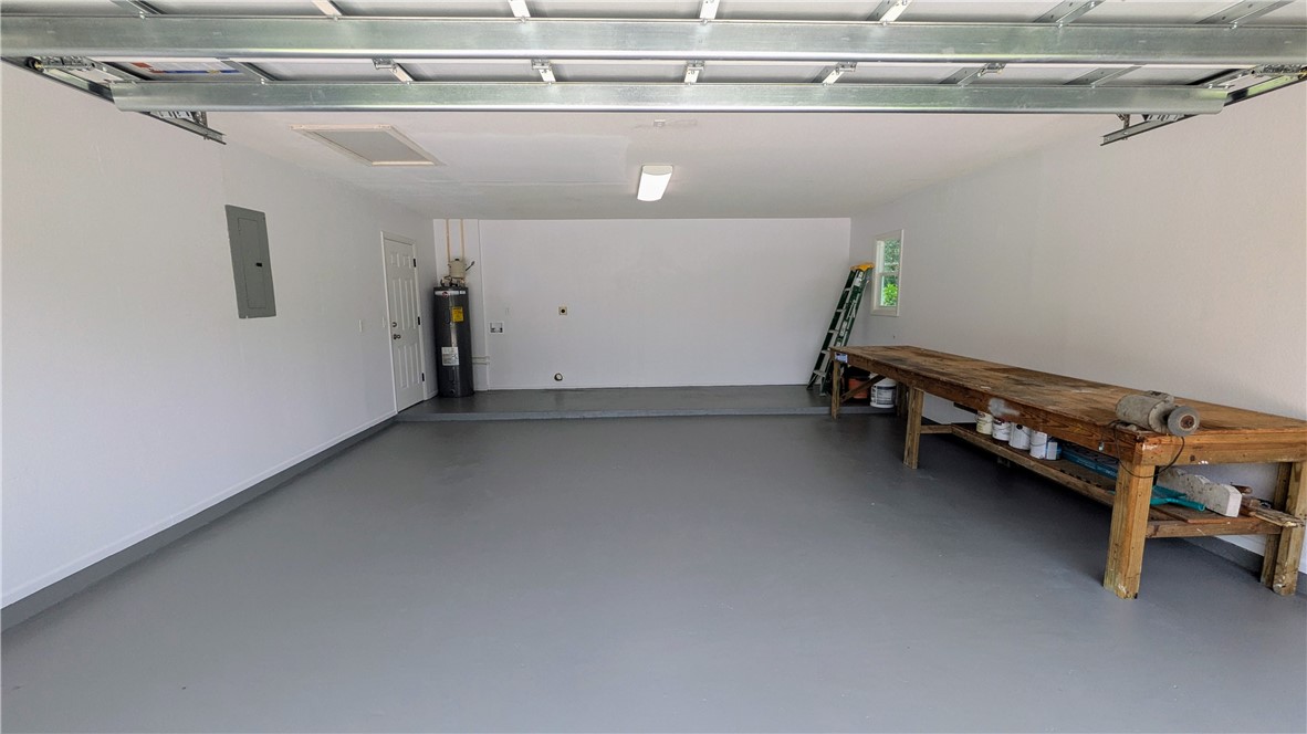 Oversized 2 car Garage