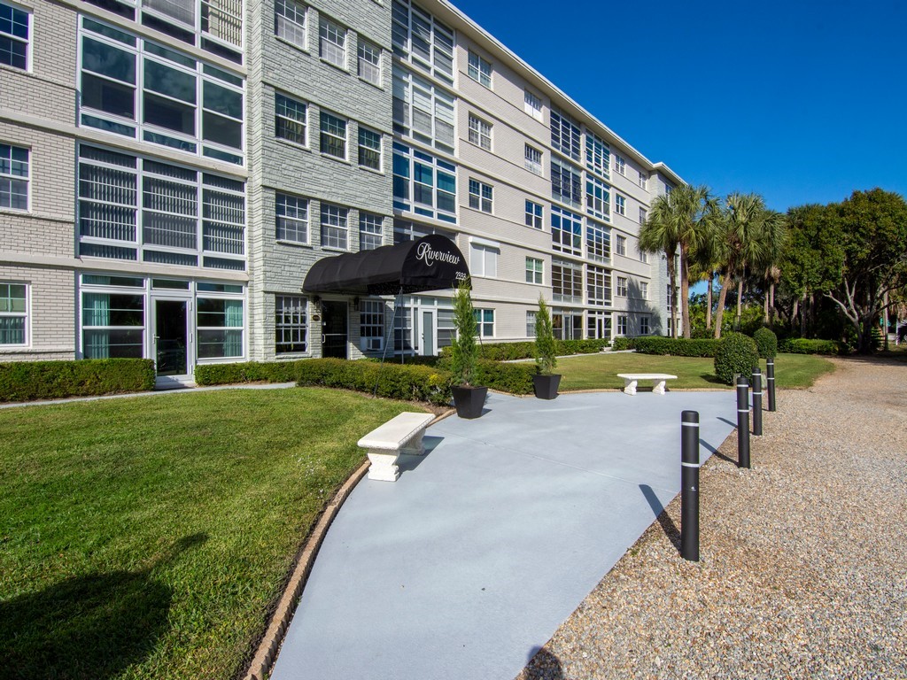 RIVERVIEW CONDOMINIUMS UNIT 506