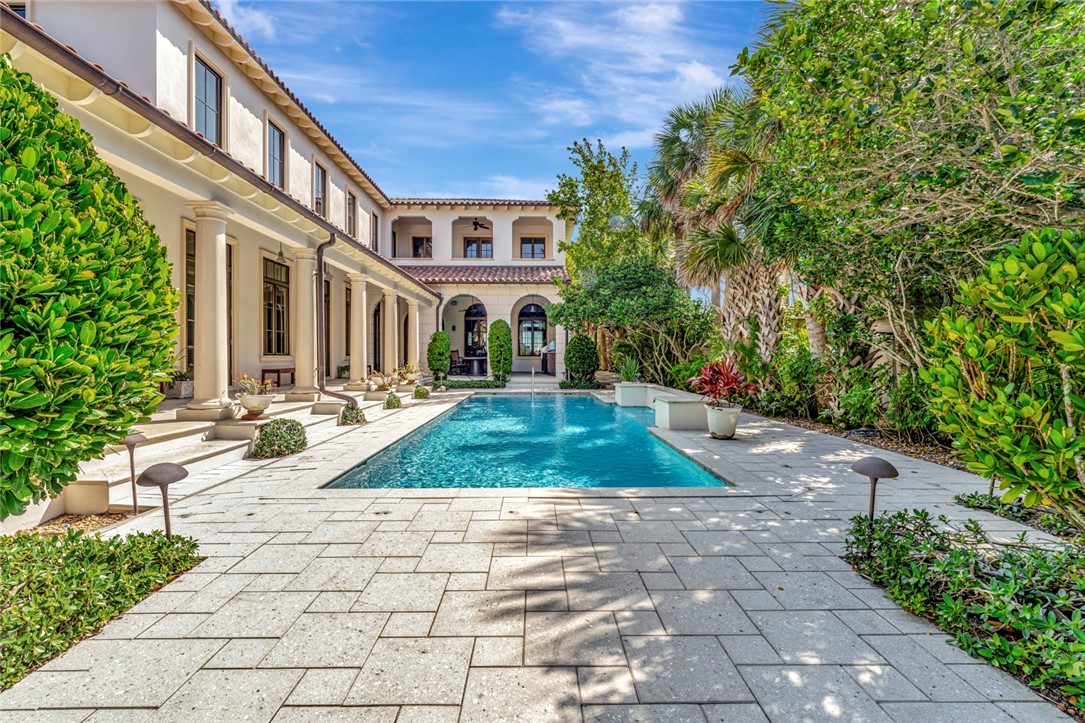SPECTACULAR POOL AREA!