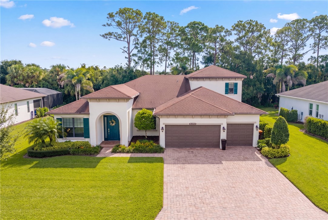 Pristine 3 bed, 2.5 bath pool home