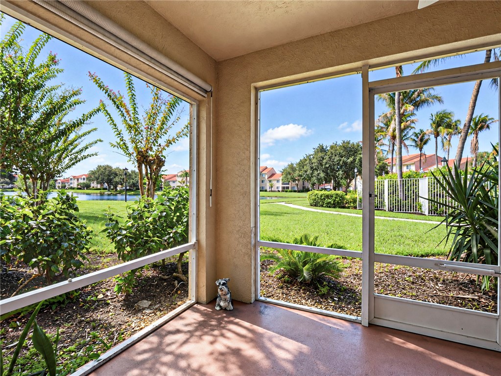 Screened patio featuring the best views and a sunshade.