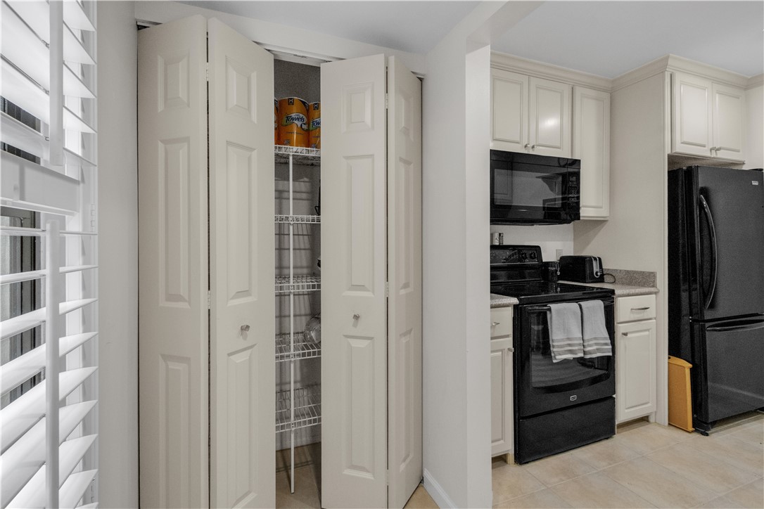 Favorited 2bed/2ba floor plan w/ an extra entry kitchen window + a oversized kitchen pantry!