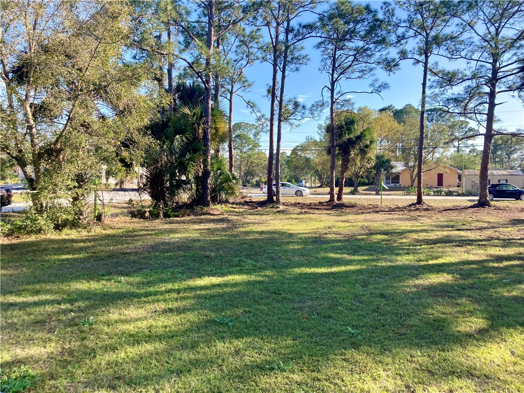 Oversized Vero Lake Estates Lot