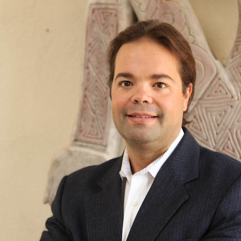 Carlos D. Bustamante