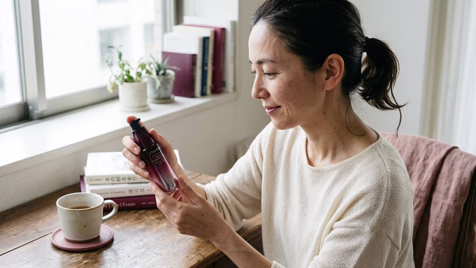 Shiseido's Vital Perfection Intensive SculptDefine Serum: The Science of Structural Firmness and Surface Tone