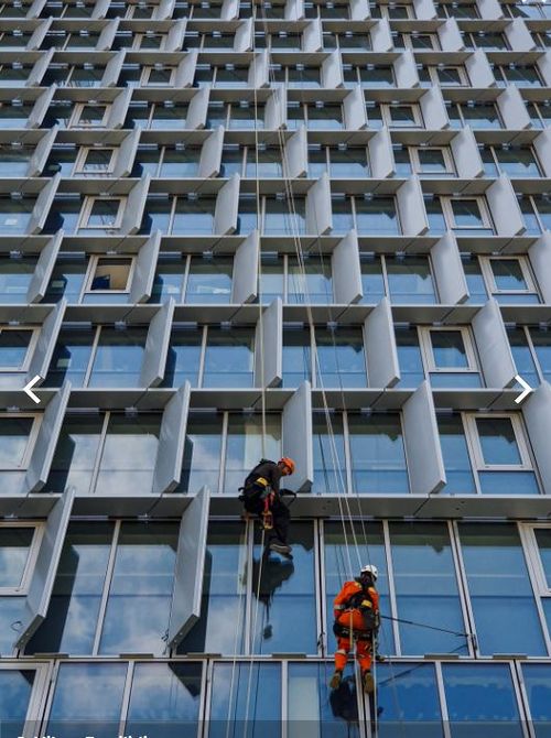 Setting out of the main facade