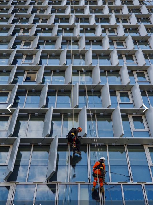 Setting out of the main facade