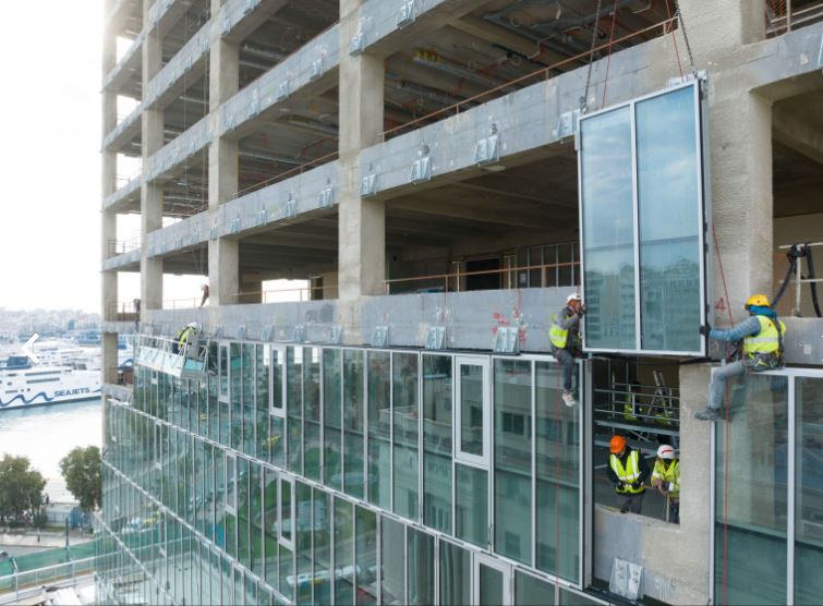 Setting out of the main facade