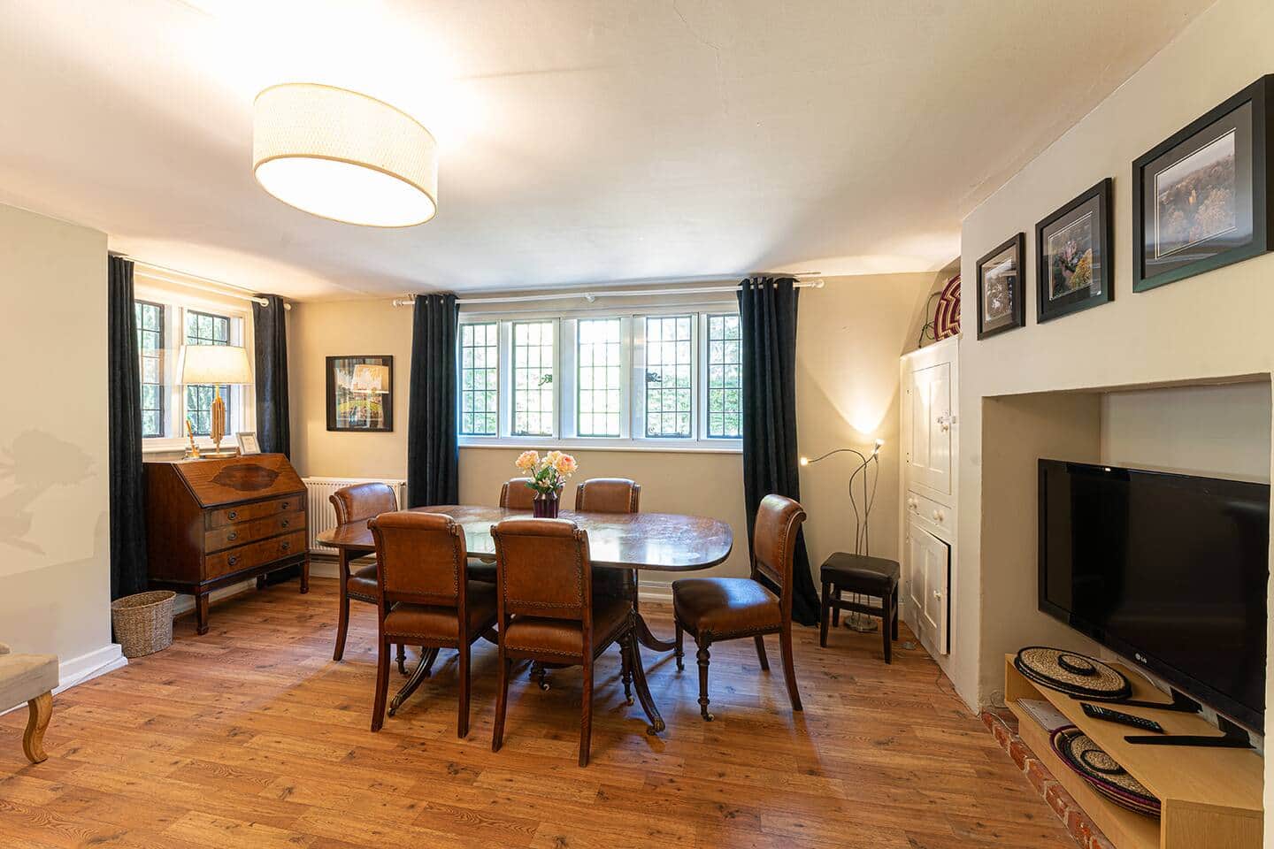 Separate dining room at Garden Cottage