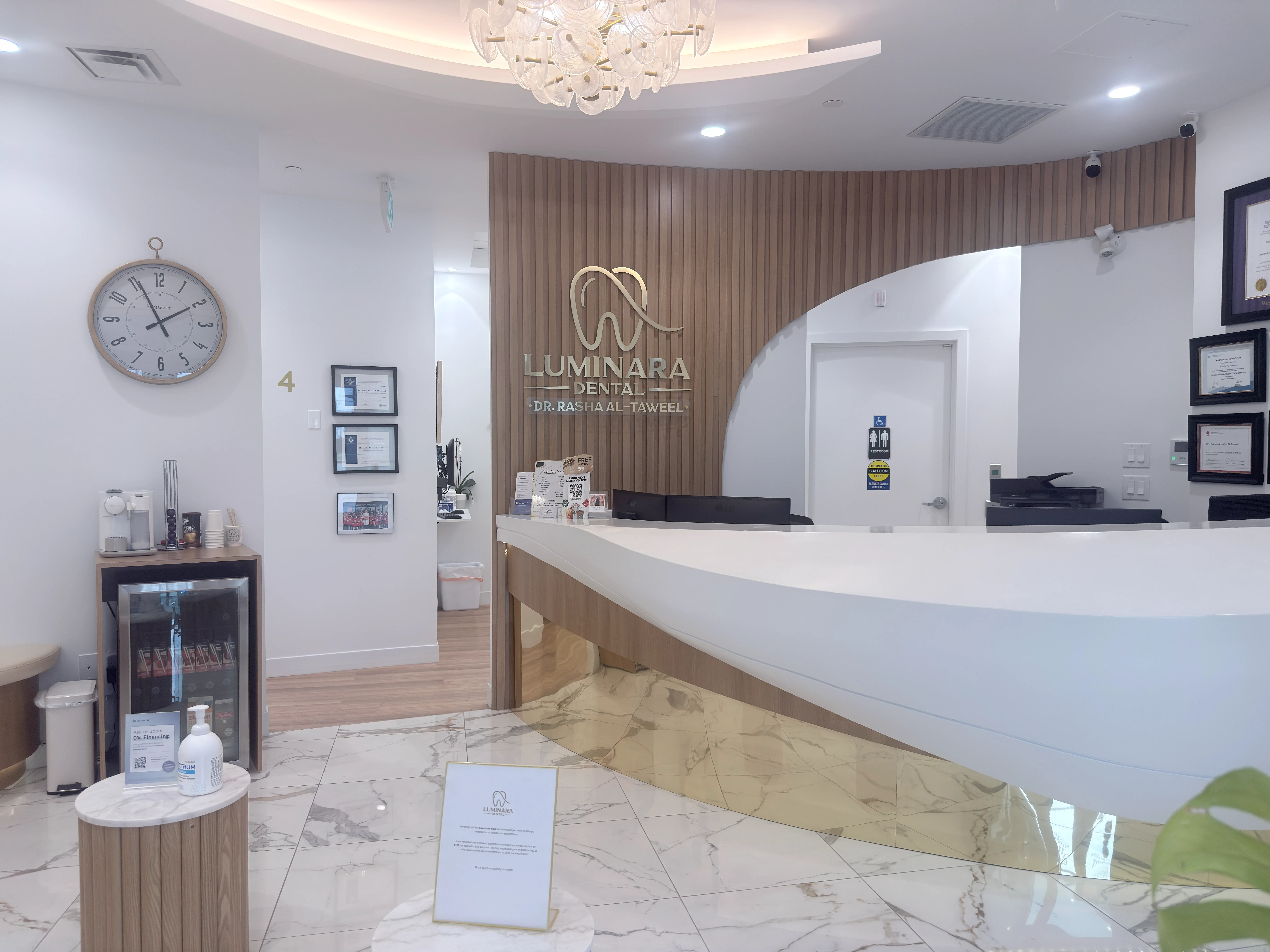 the main entrence of Luminara Dental clinic in Stitttsville Ottawa