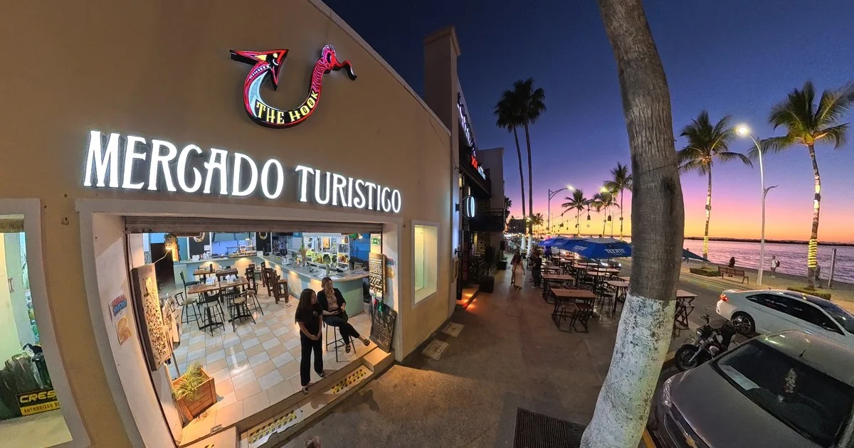 The Hook Experiences local operator storefront in La Paz