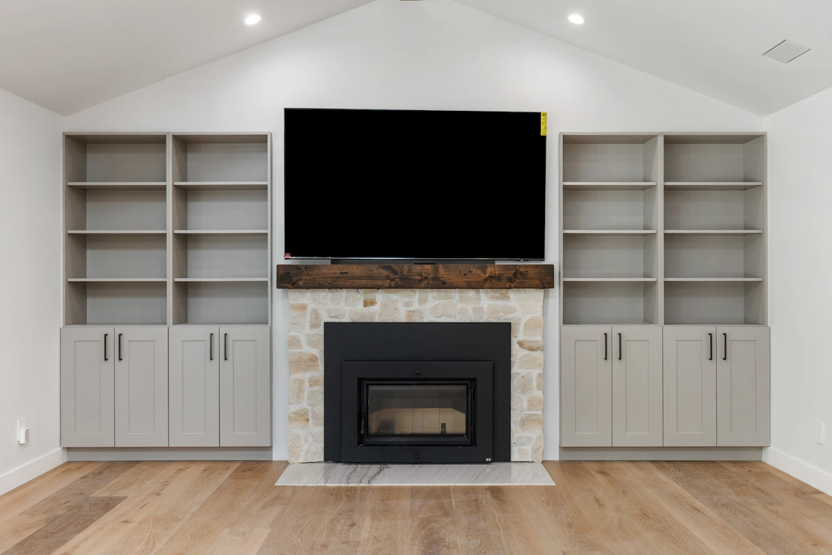 Middlebury Ln, the interiors