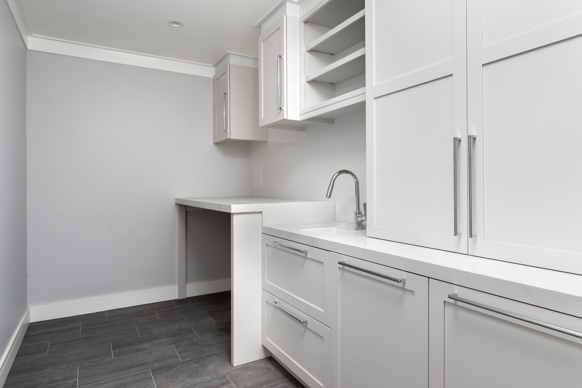 Amaranta Ave, a new build in Palo Alto by Greenberg, a built-in closet with open shelving