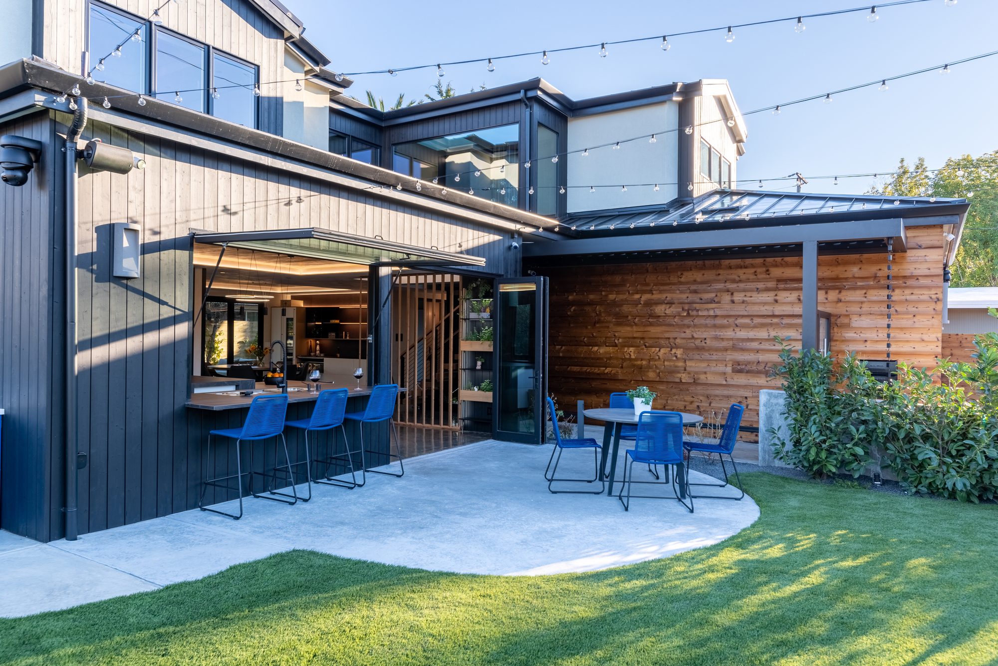 Colorado Ave, a new build in Palo Alto by Greenberg, the rear elevation