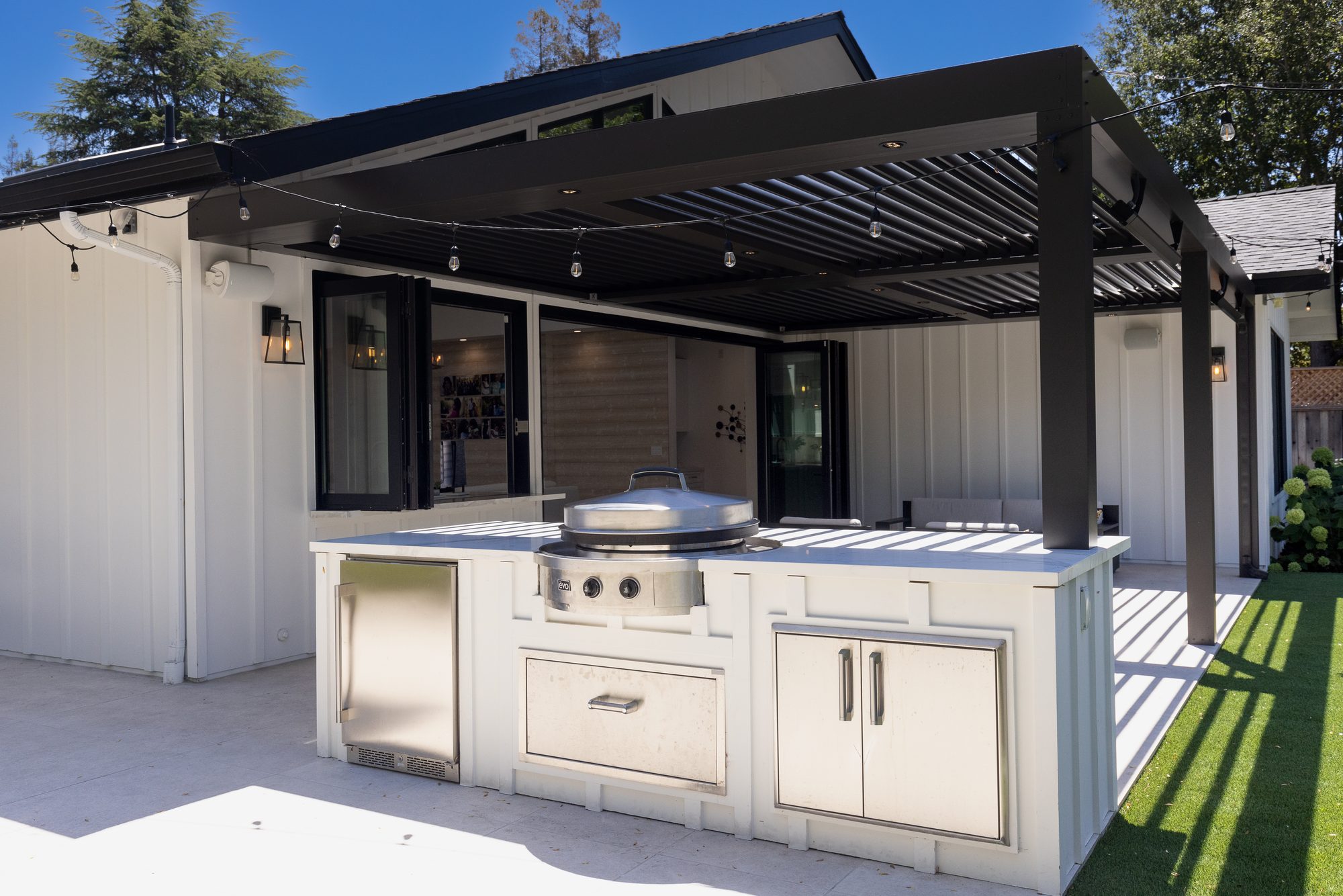Golden Way, a new build in Los Altos by Greenberg, the outdoor kitchen and pergola