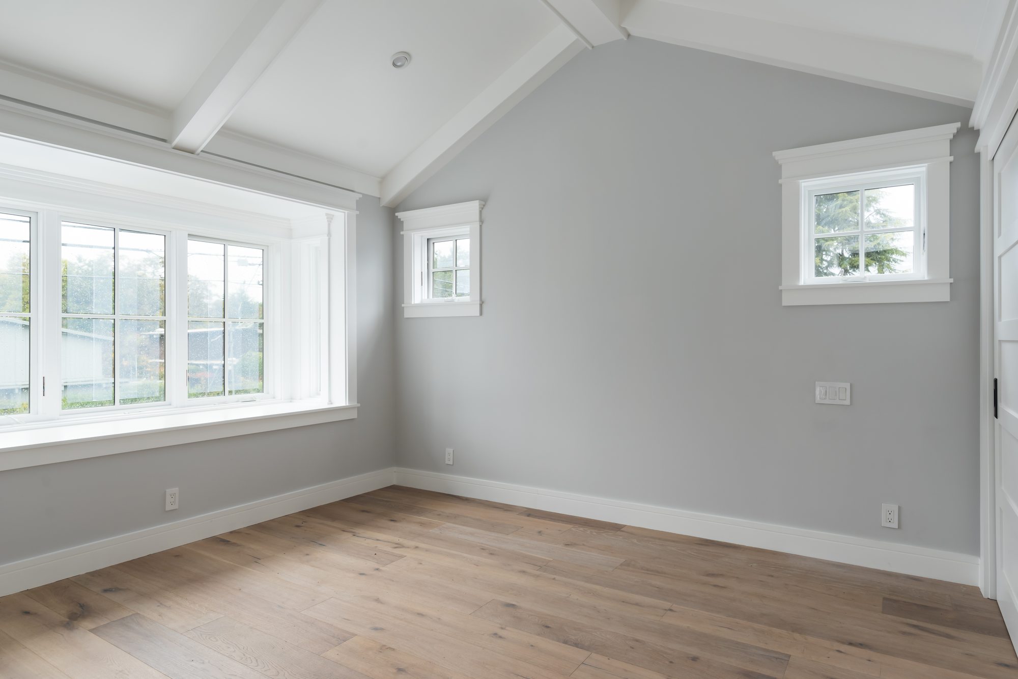 Amaranta Ave, a new build in Palo Alto by Greenberg, the primary bedroom's vaulted, beamed ceiling