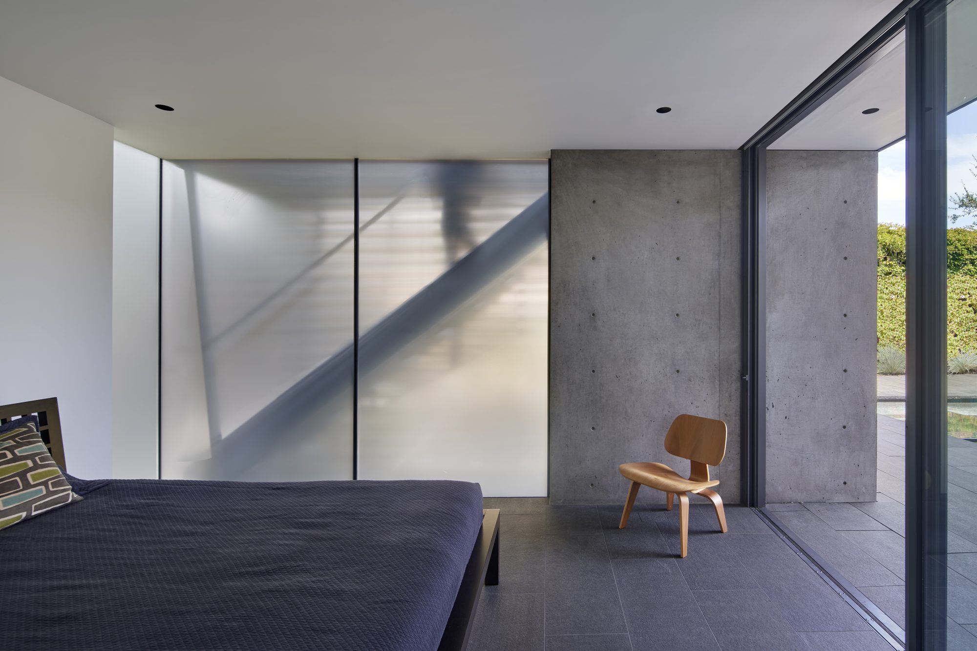 Edgewood Drive, a new build in Palo Alto by Greenberg, a bedroom in afternoon light