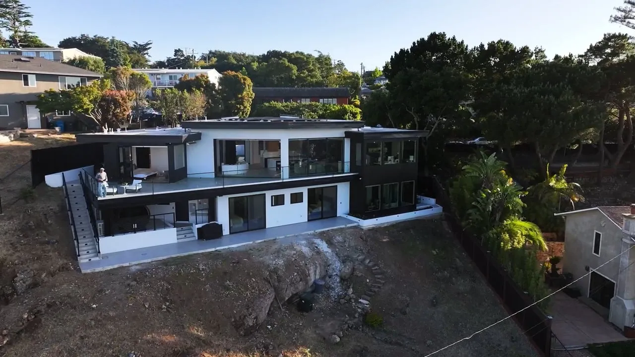 Hartford Ave, a new Greenberg home in San Carlos, the house seen from the street