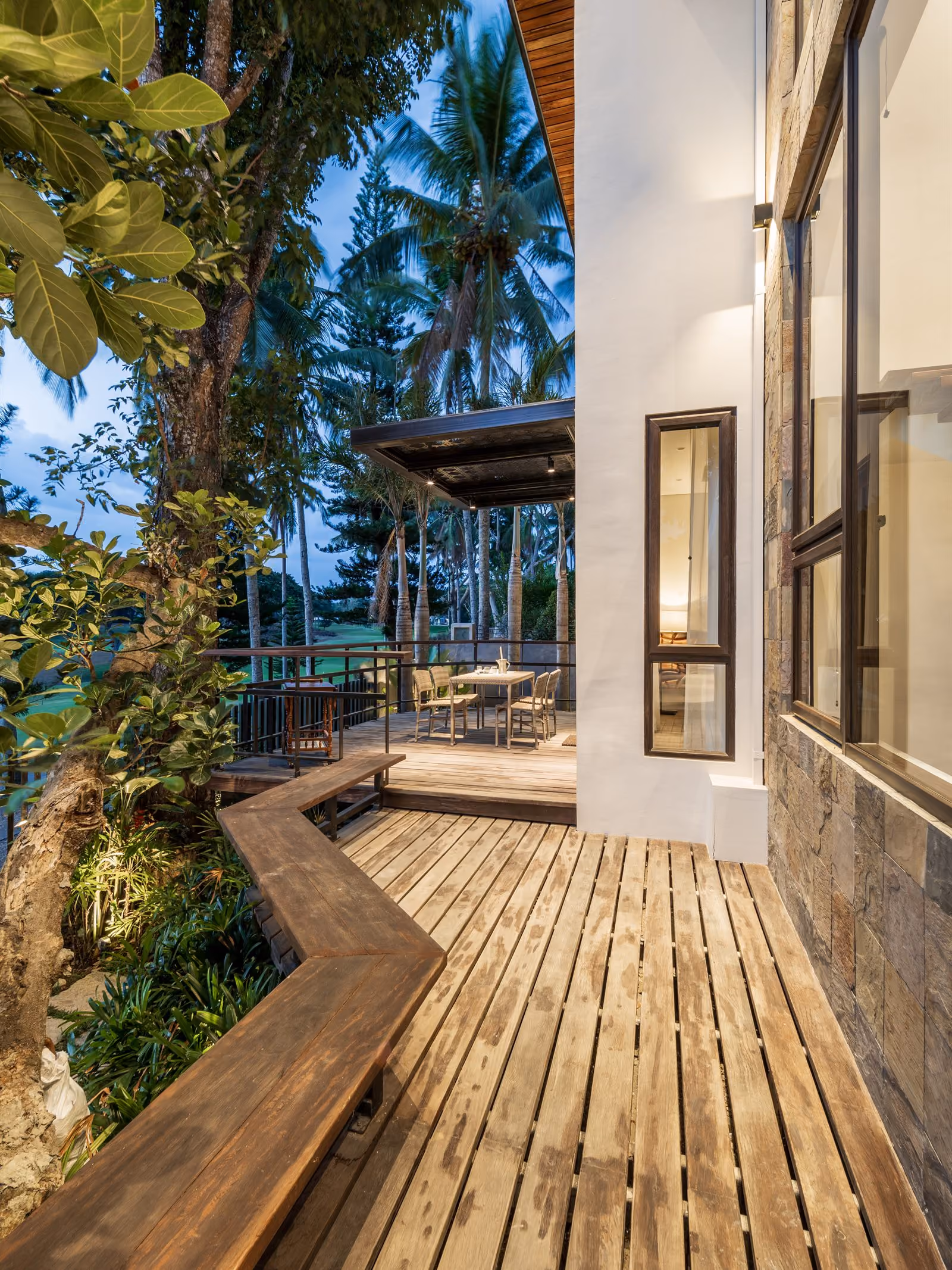 Garden edge and private lanai