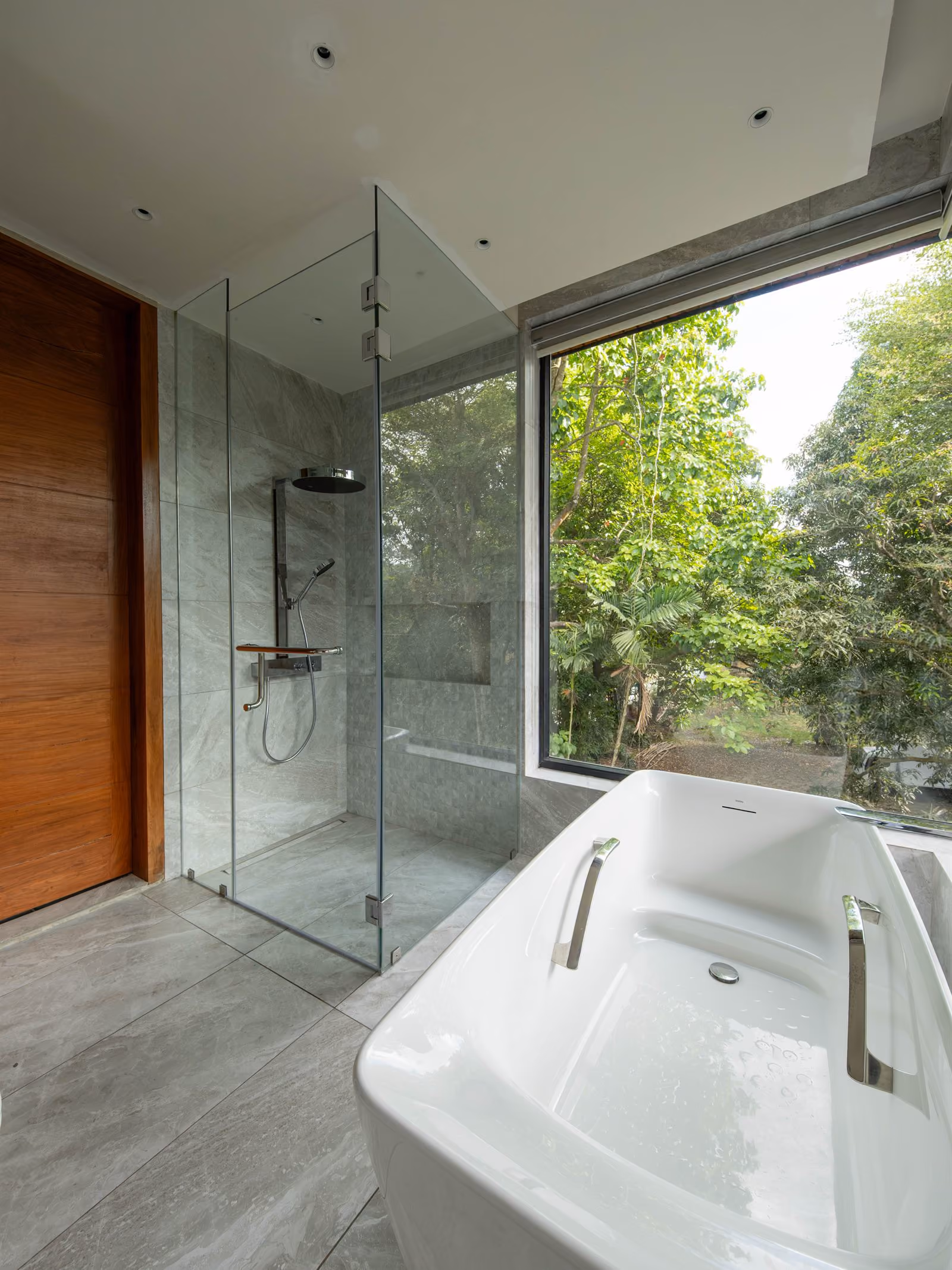 gym room bath, open to the trees