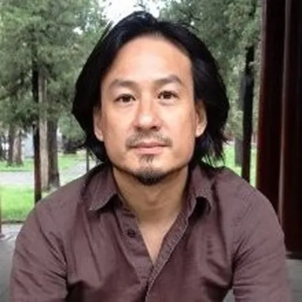 Headshot of Alex Tan