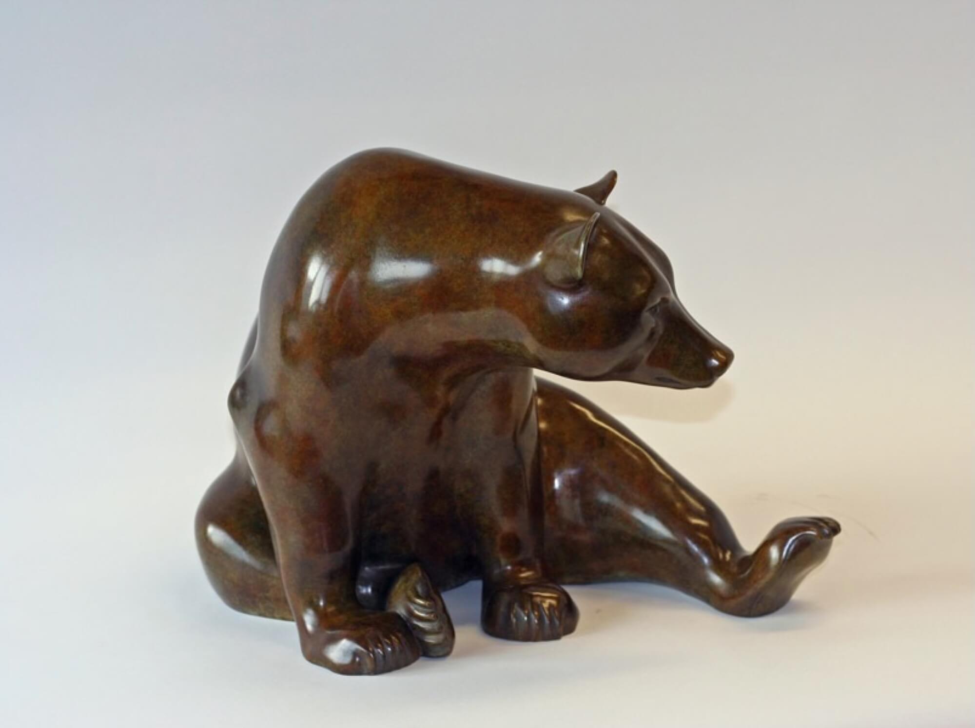 Jonathan Knight | Seated Brown Bear