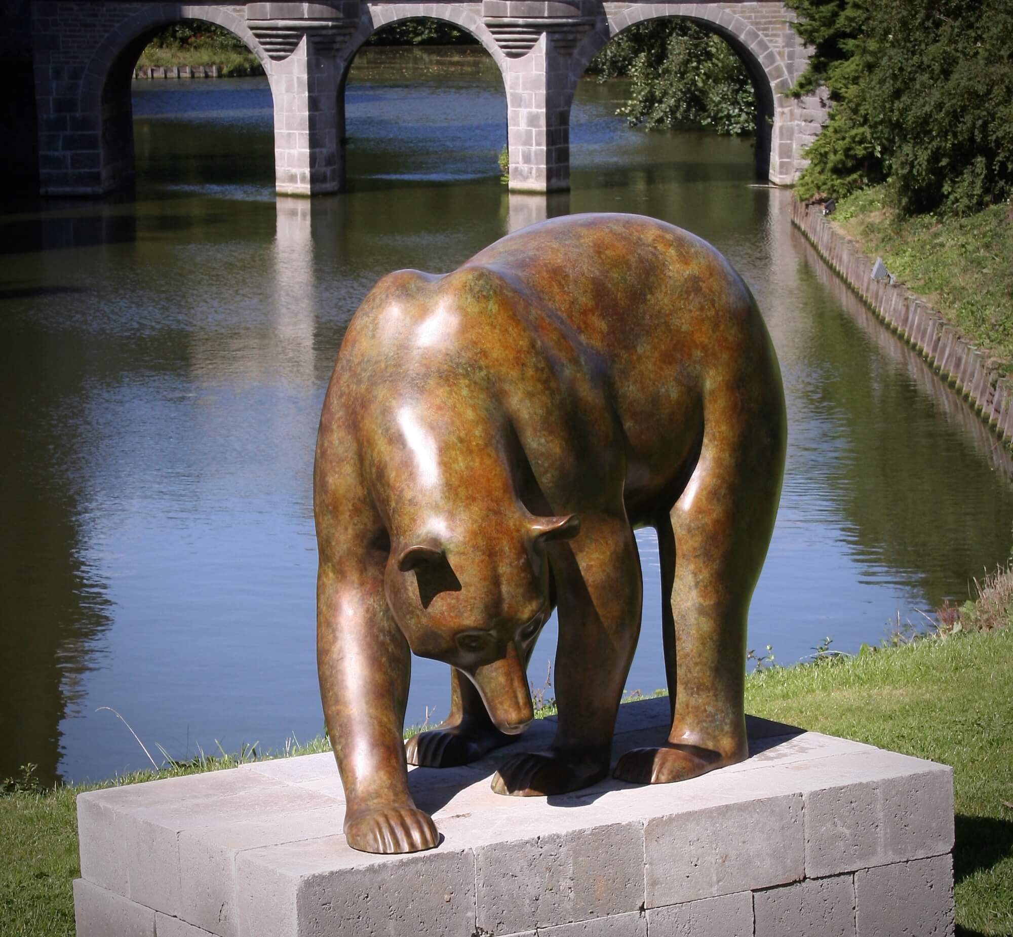 Brown Bear - Monumental