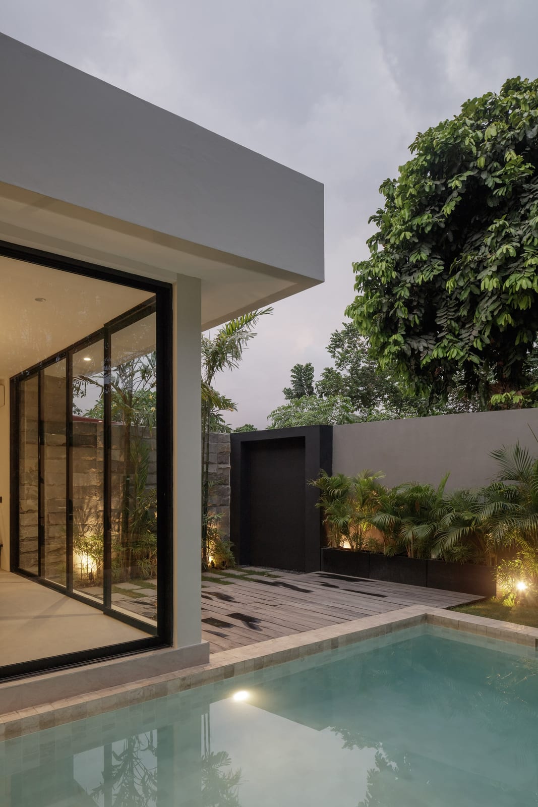 SM Residence — residential view 28