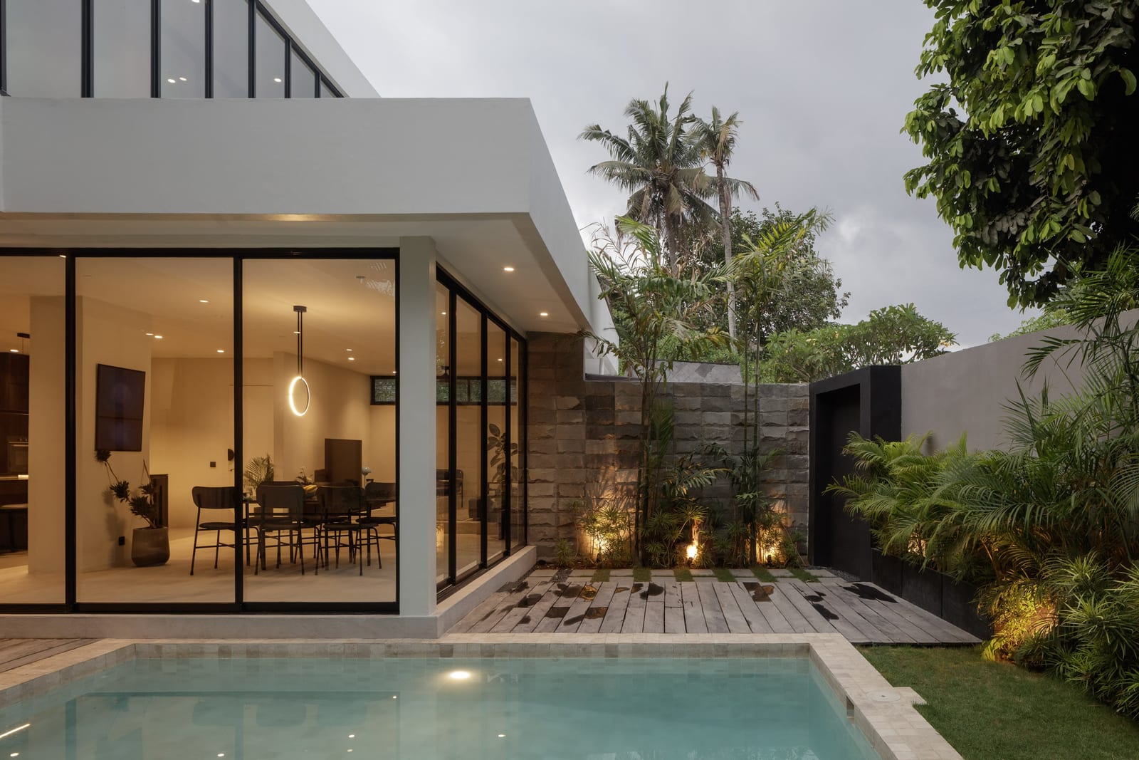 SM Residence — residential view 30