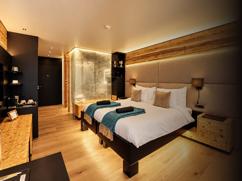 Plafond climatisant dans une chambre luxueuse