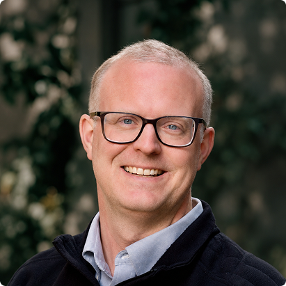 Portrait of Professor Todd Davenport