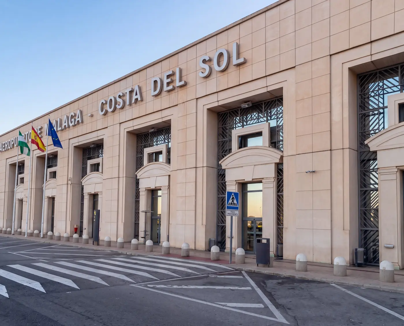 Exterior del aeropuerto de Málaga
