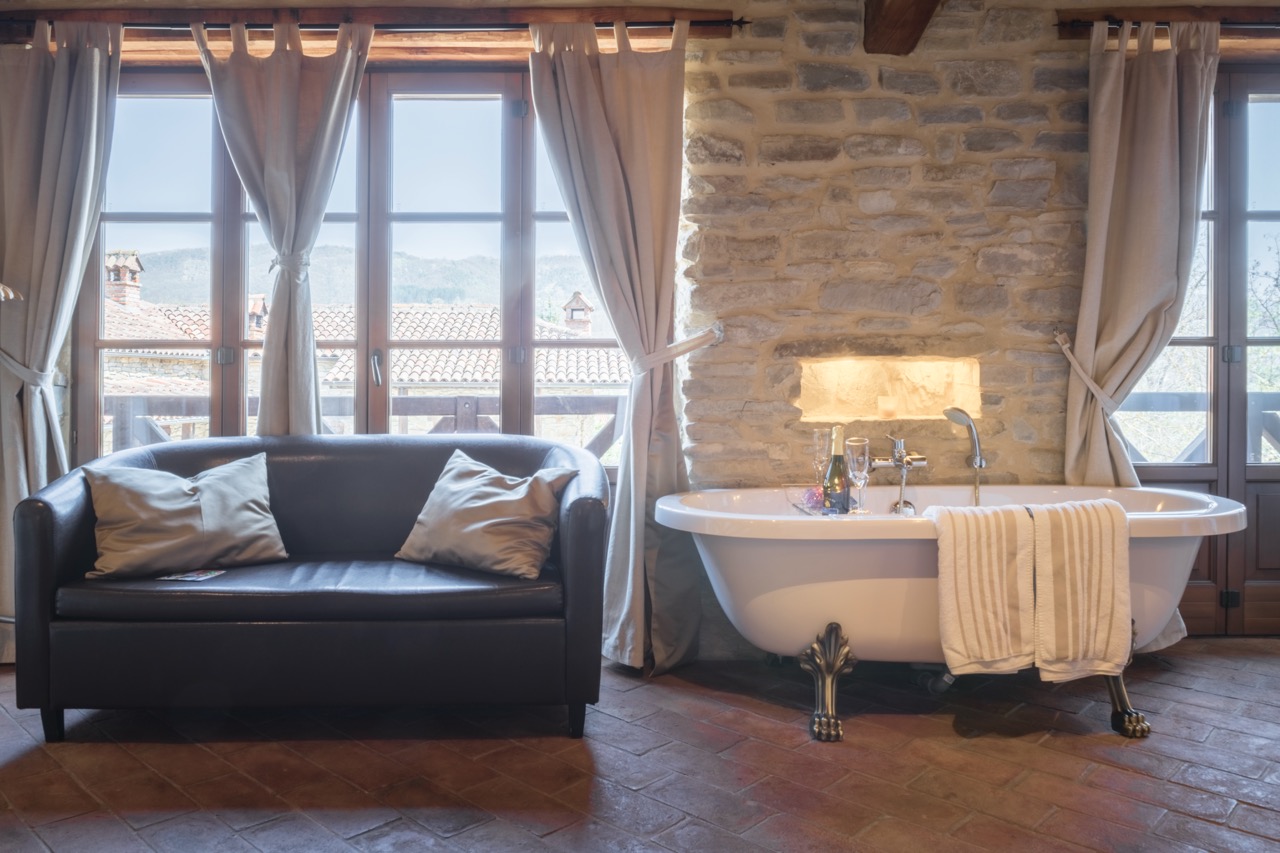 La Stalla bedroom