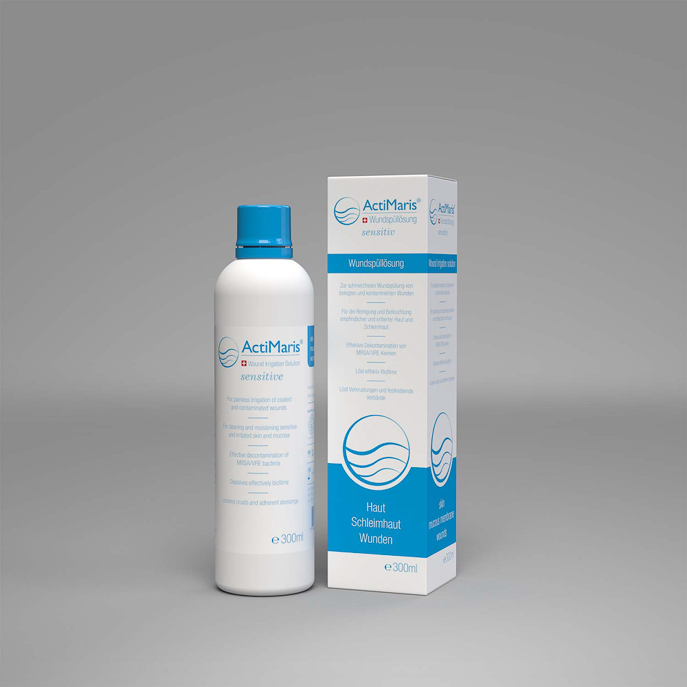 Flasche und Verpackung von ActiMaris sensitiv Wundspüllösung, zur schmerzfreien Reinigung und Befeuchtung von Haut, Schleimhaut und Wunden, 300 ml.