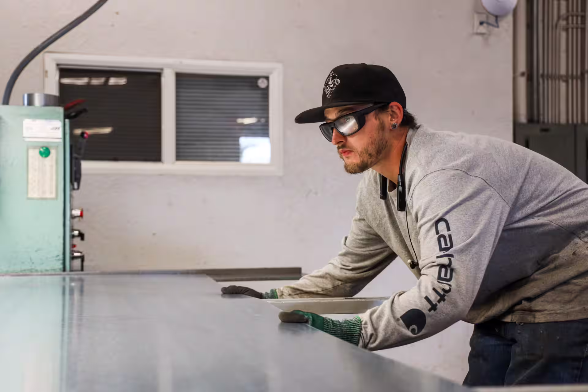 Sheet metal fabrication work on a LU 49 job site