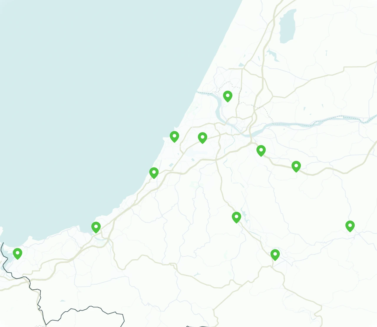 Carte des zones d'intervention de 2C Couvreur au Pays Basque, 13 communes couvertes autour de Bayonne