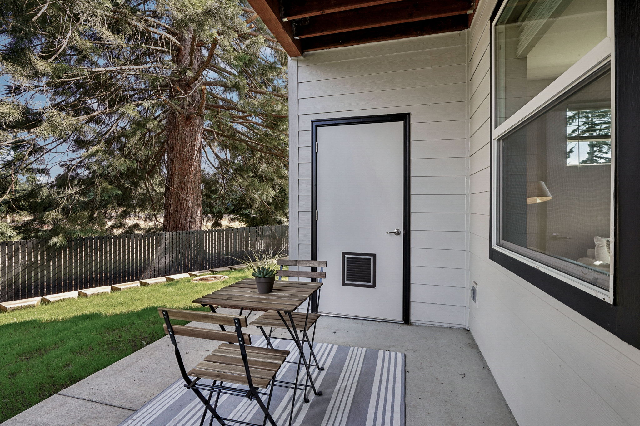 Ground Floor Patio with Bistro Seating